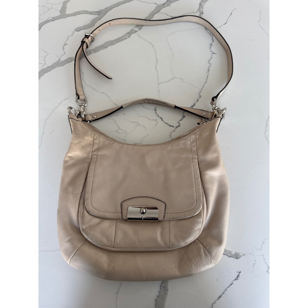Coach Beige Leather Hobo Crossbody Bag F22306 Turnlock Pocket Silver Hardware